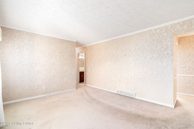 308 Caroldale Ln, Louisville, KY 40243