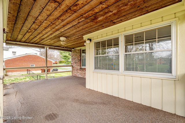 308 Caroldale Ln, Louisville, KY 40243