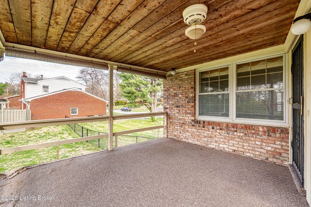 308 Caroldale Ln, Louisville, KY 40243