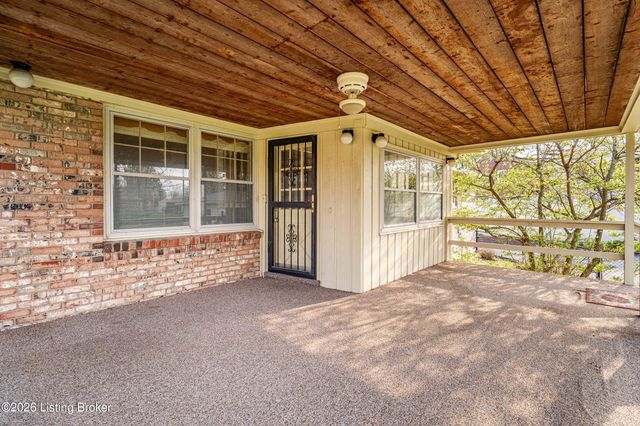 308 Caroldale Ln, Louisville, KY 40243