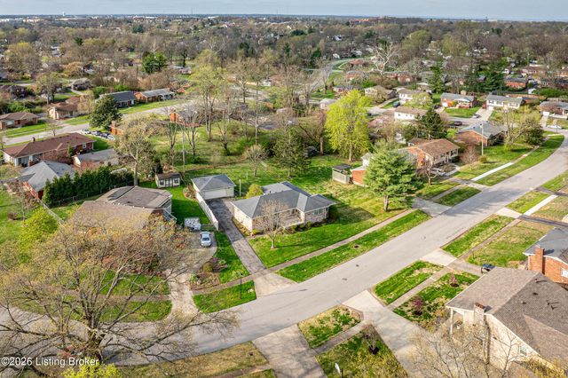 308 Caroldale Ln, Louisville, KY 40243