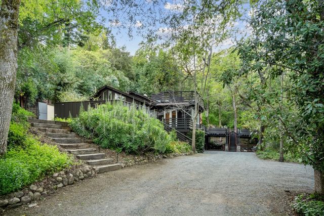 176 Los Trancos Circle, Portola Valley, CA 94028