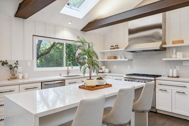 176 Los Trancos Circle, Portola Valley, CA 94028