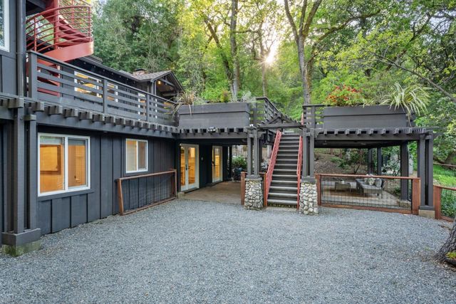 176 Los Trancos Circle, Portola Valley, CA 94028