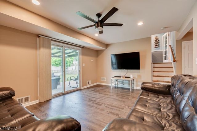 2300 Desisto Dr, Rahway City, NJ 07065
