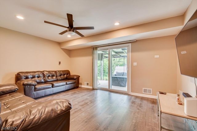 2300 Desisto Dr, Rahway City, NJ 07065