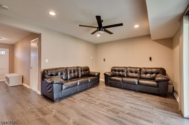 2300 Desisto Dr, Rahway City, NJ 07065