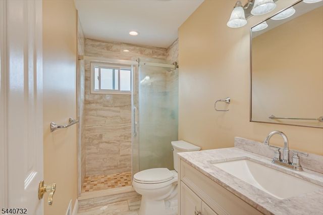 2300 Desisto Dr, Rahway City, NJ 07065