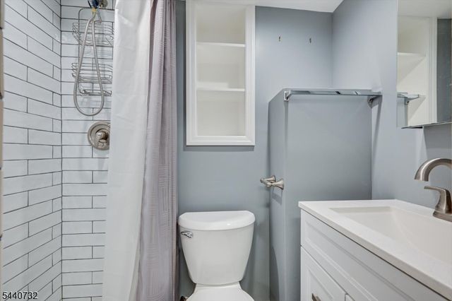 2300 Desisto Dr, Rahway City, NJ 07065