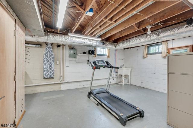2300 Desisto Dr, Rahway City, NJ 07065