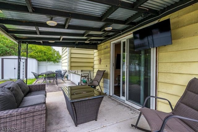 2300 Desisto Dr, Rahway City, NJ 07065