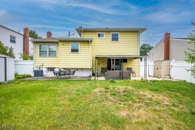 2300 Desisto Dr, Rahway City, NJ 07065
