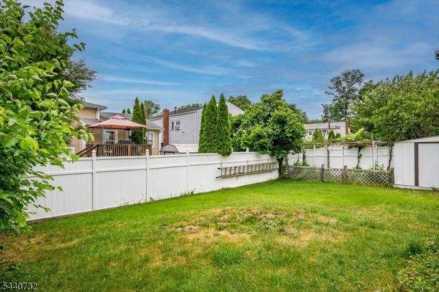 2300 Desisto Dr, Rahway City, NJ 07065
