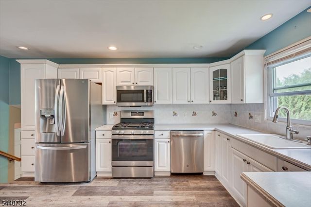 2300 Desisto Dr, Rahway City, NJ 07065
