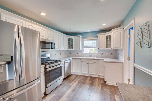 2300 Desisto Dr, Rahway City, NJ 07065