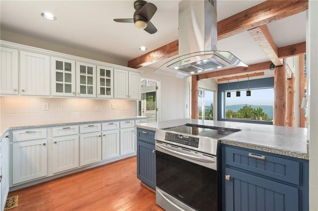 73 Resting Bear Ridge, Big Canoe, GA 30143