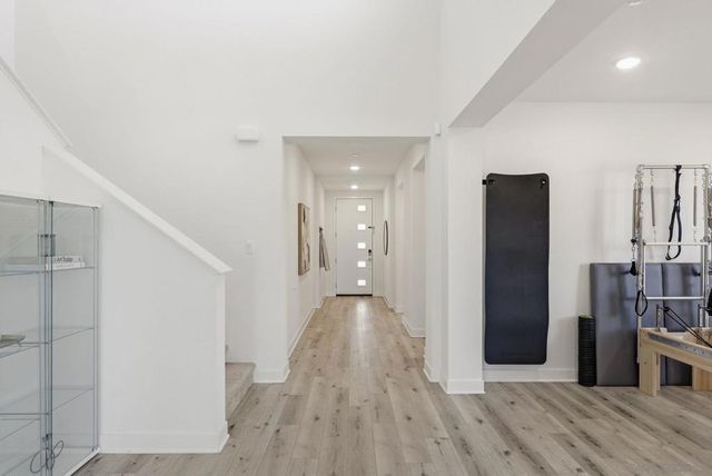 9111 W Bluff Place, Santee, CA 92071