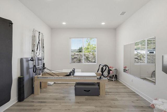 9111 W Bluff Place, Santee, CA 92071