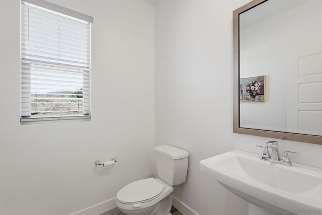 9111 W Bluff Place, Santee, CA 92071