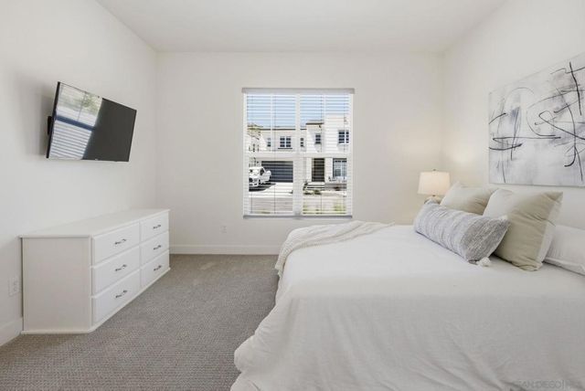 9111 W Bluff Place, Santee, CA 92071