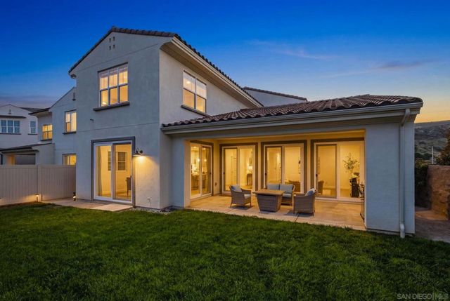 9111 W Bluff Place, Santee, CA 92071