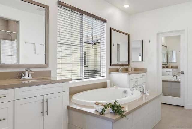 9111 W Bluff Place, Santee, CA 92071