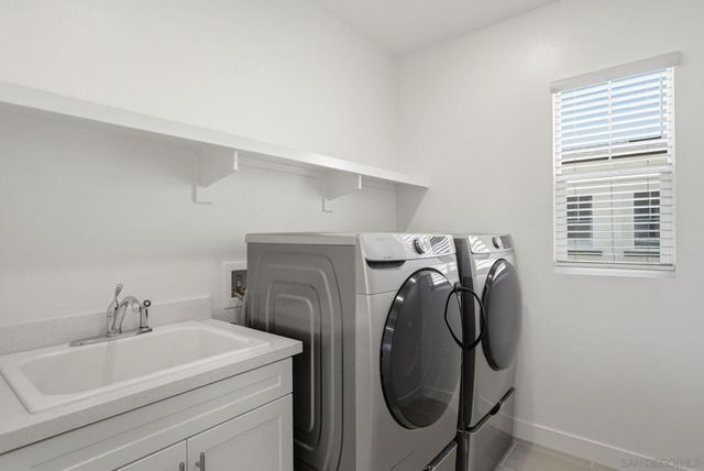 9111 W Bluff Place, Santee, CA 92071