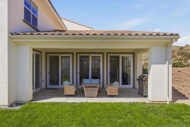 9111 W Bluff Place, Santee, CA 92071