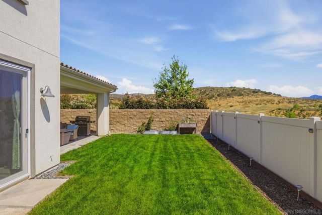 9111 W Bluff Place, Santee, CA 92071