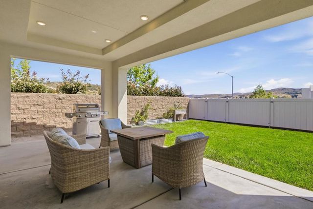 9111 W Bluff Place, Santee, CA 92071