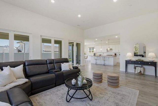 9111 W Bluff Place, Santee, CA 92071