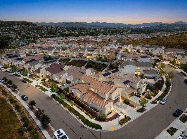 9111 W Bluff Place, Santee, CA 92071