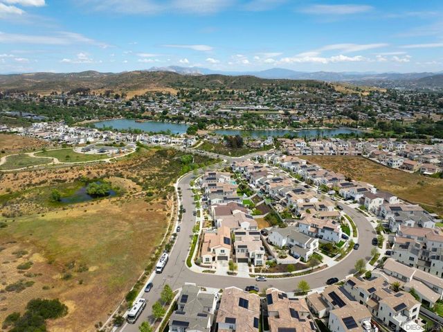 9111 W Bluff Place, Santee, CA 92071