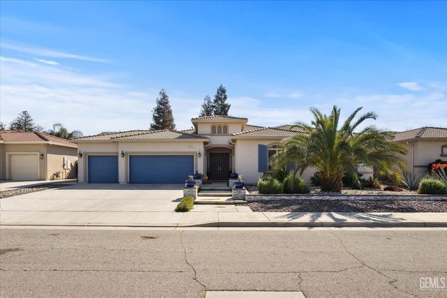 9015 Claro De Luna Drive, Bakersfield, CA 93314