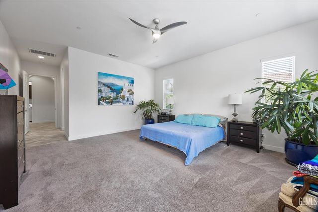 9015 Claro De Luna Drive, Bakersfield, CA 93314