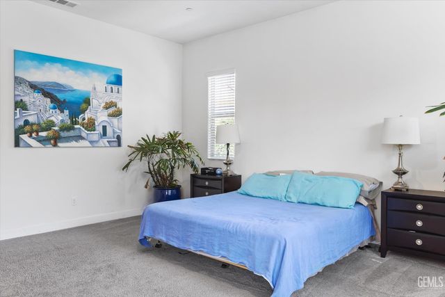 9015 Claro De Luna Drive, Bakersfield, CA 93314