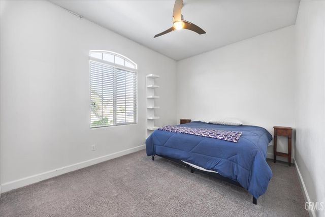 9015 Claro De Luna Drive, Bakersfield, CA 93314