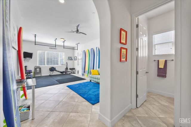 9015 Claro De Luna Drive, Bakersfield, CA 93314