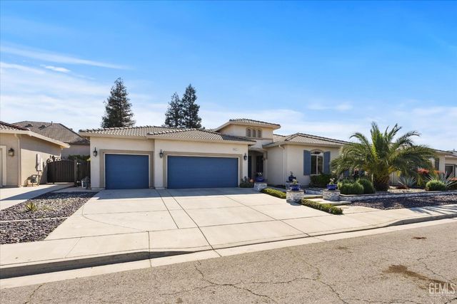 9015 Claro De Luna Drive, Bakersfield, CA 93314