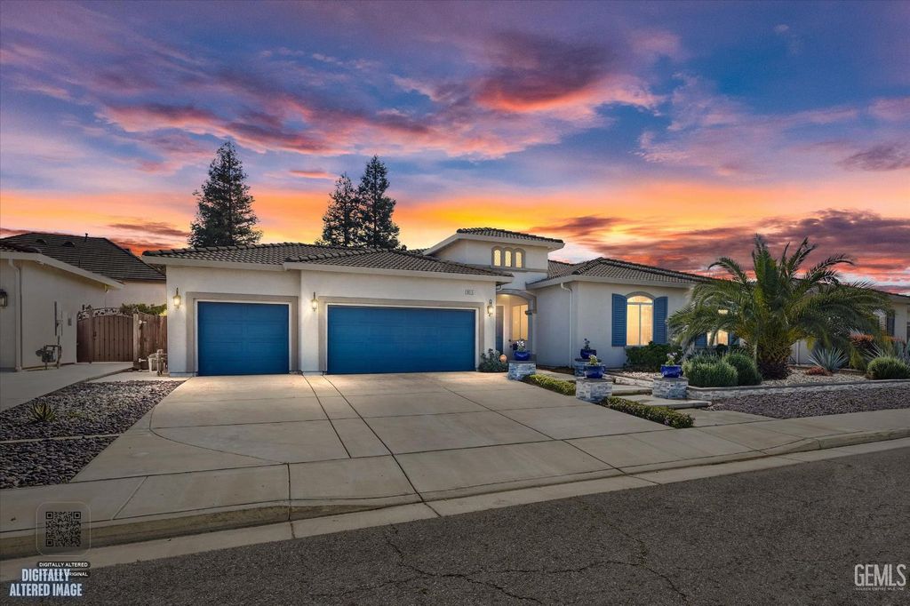 9015 Claro De Luna Drive, Bakersfield, CA 93314