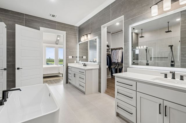 12532 Bella Crossing Drive, Fort Worth, TX 76126