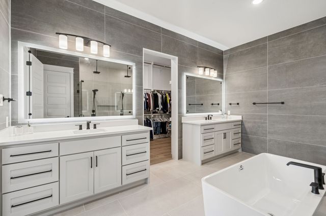 12532 Bella Crossing Drive, Fort Worth, TX 76126