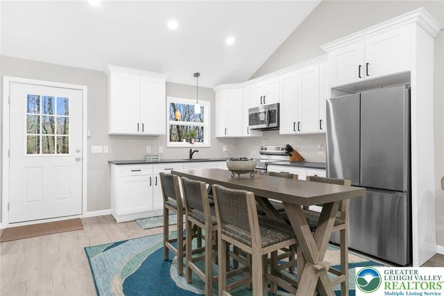 126 Evergreen Drive, Lehman Twp, PA 18324