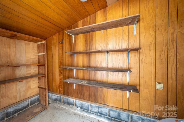 317 E Louisiana Avenue, Bessemer City, NC 28016