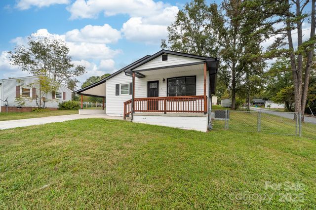 317 E Louisiana Avenue, Bessemer City, NC 28016