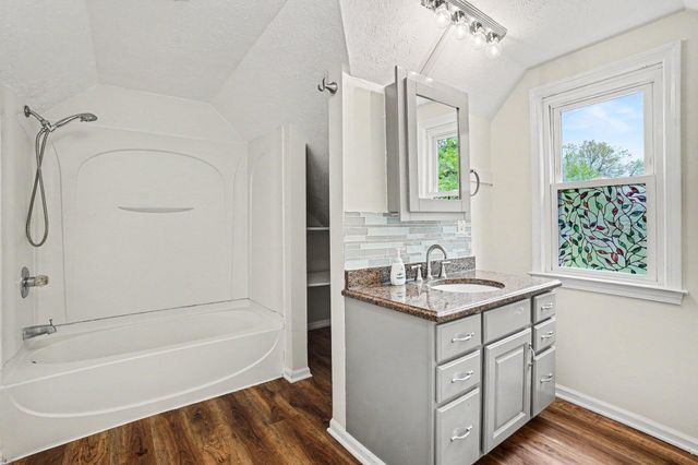 2814 S Rose Street, Kalamazoo, MI 49001