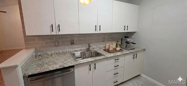 8804 Eager Road, St Louis, MO 63144