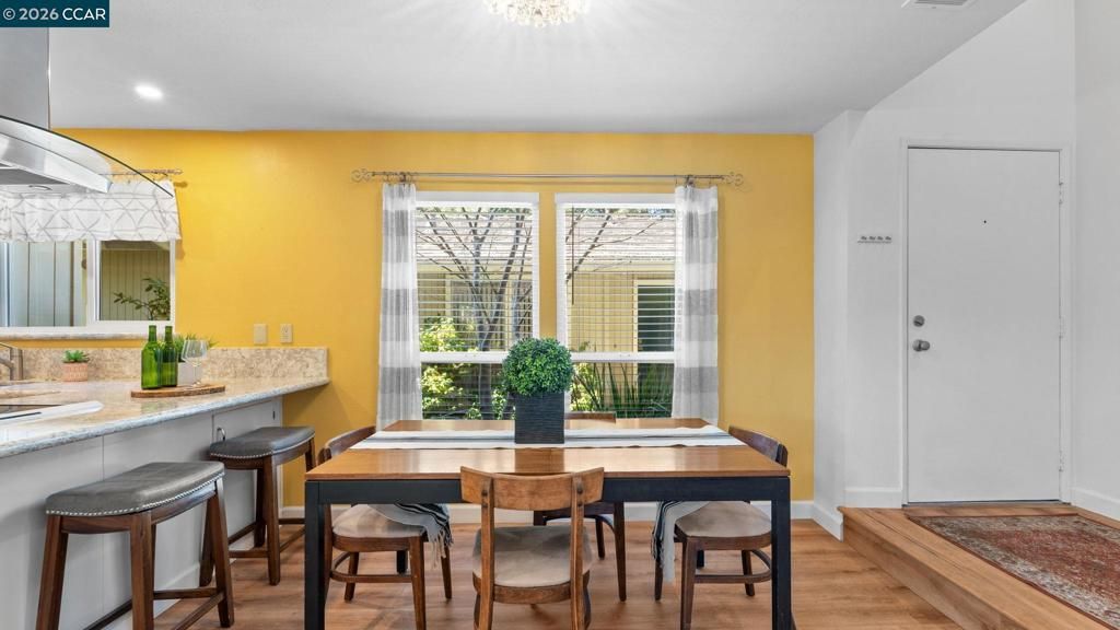 Image 10 of property listing at 90 Rolling Green Cir, Pleasant Hill, CA 94523