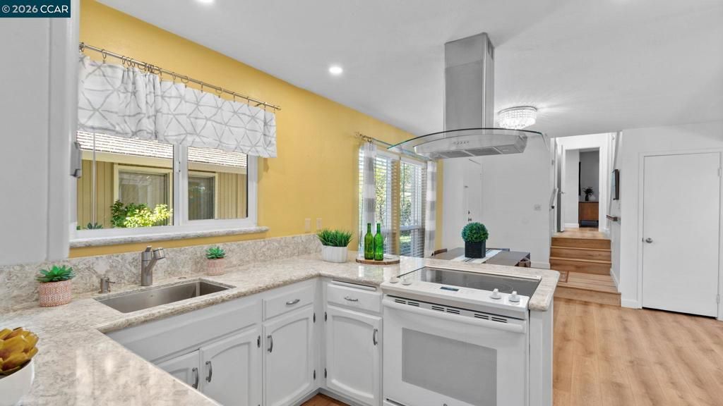 Image 13 of property listing at 90 Rolling Green Cir, Pleasant Hill, CA 94523