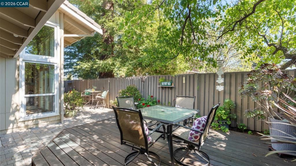 Image 27 of property listing at 90 Rolling Green Cir, Pleasant Hill, CA 94523